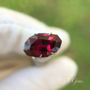 Pyralspite Garnet, colored gemstone