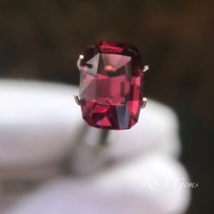 Spinel colored gemstone