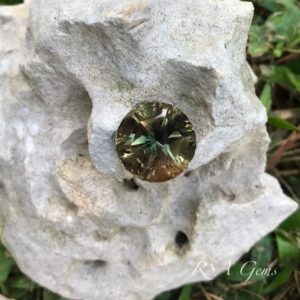 Oregon sunstone, colored gemstone