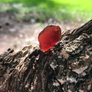 Malawi Garnet rough, colored gemstones