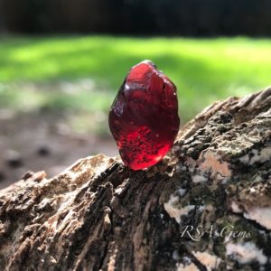 Malawi garnet rough, colored gemstones